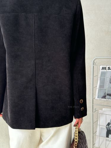 Вельветовый жакет черного цвета