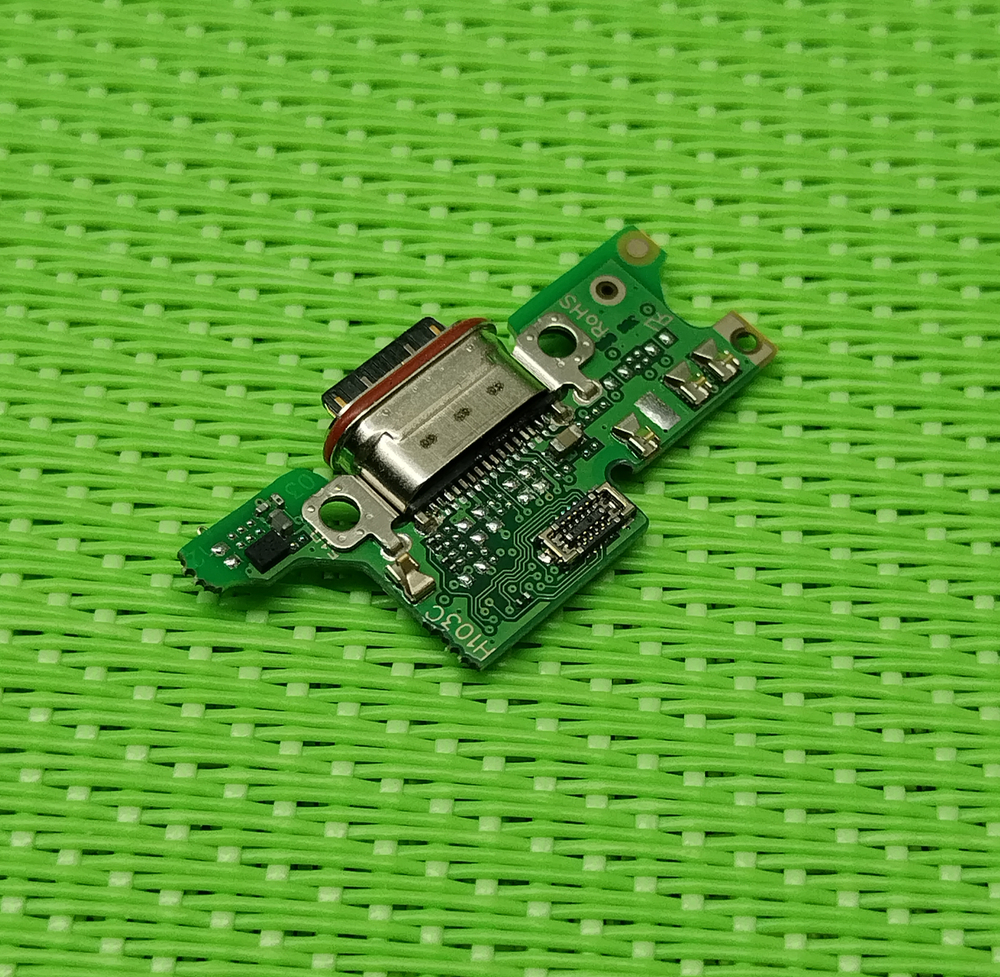 Tecno Camon 40 Pro 5G (CM7) - нижняя плата зарядки + микрофон (копия)