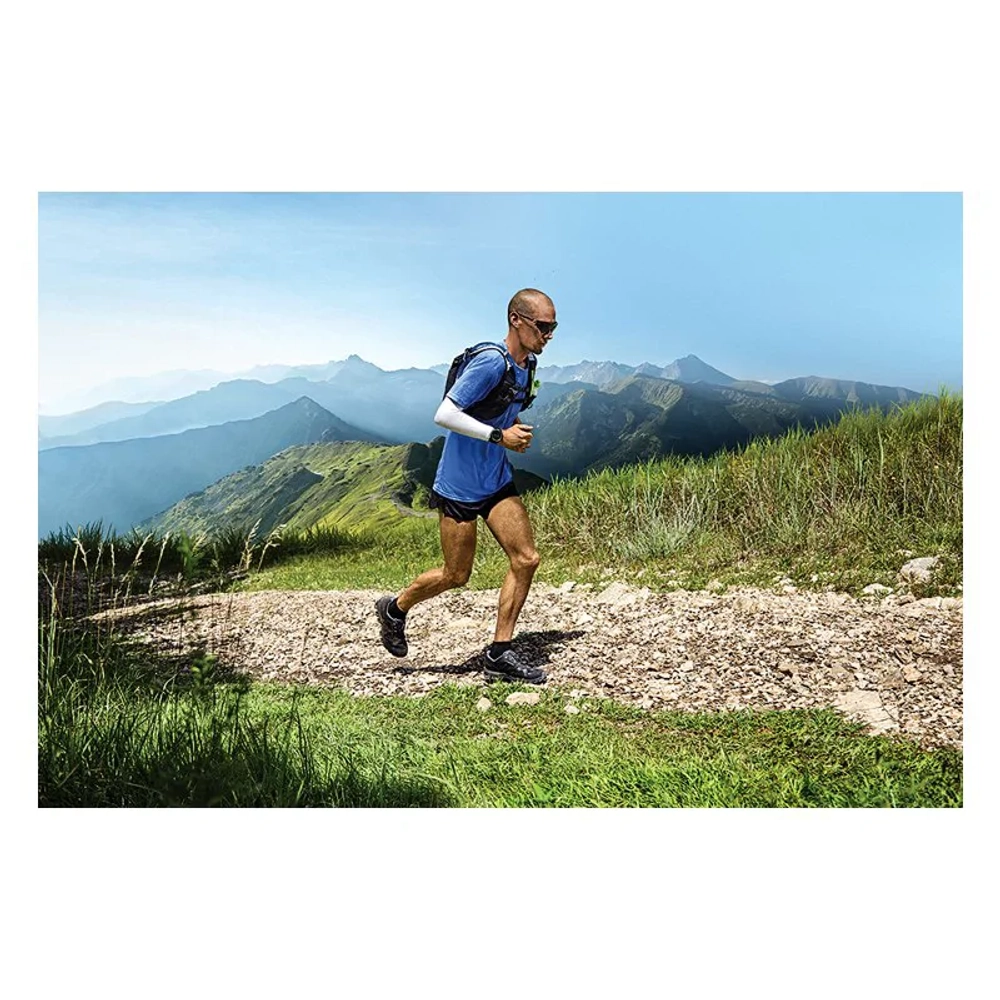Часы для экстремальных видов спорта Garmin Enduro стальной корпус и серый нейлоновый ремешок UltraFit 010-02408-00