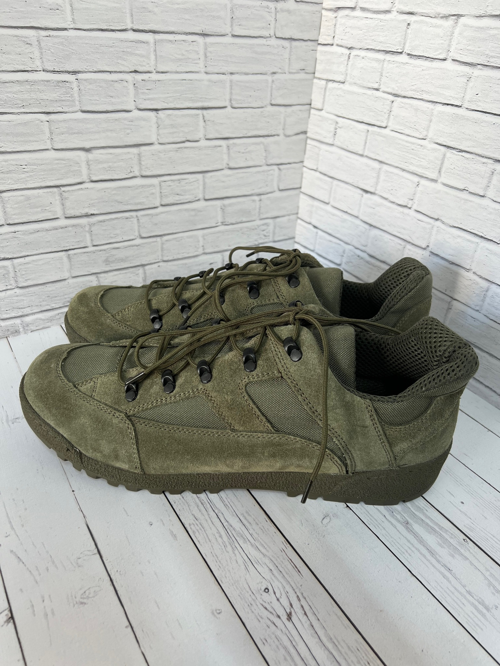 Кроссовки Taveler / олива