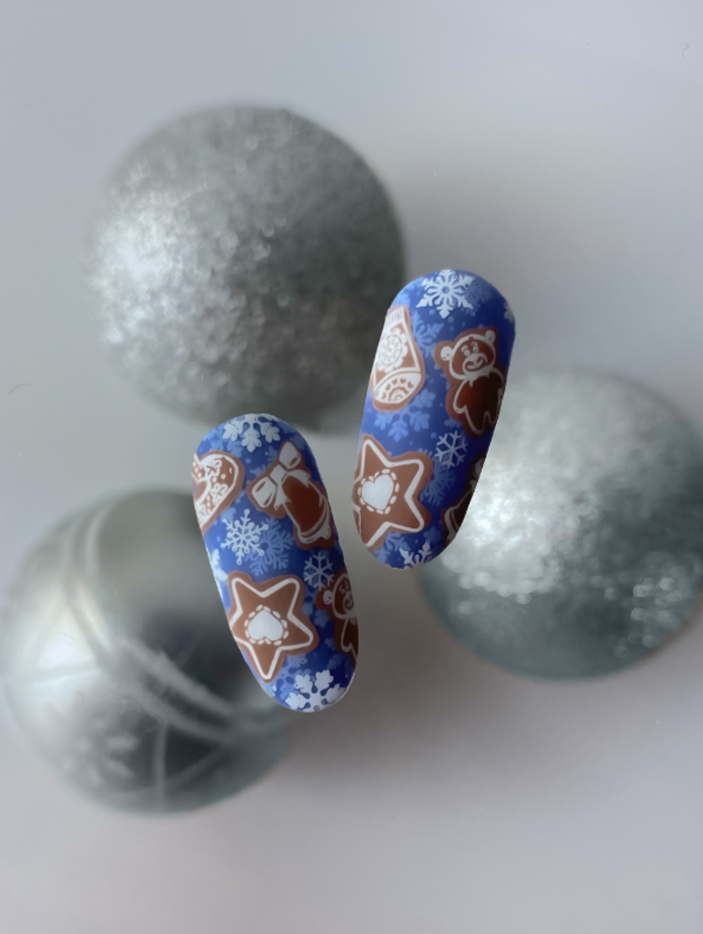 печенье на ногтях