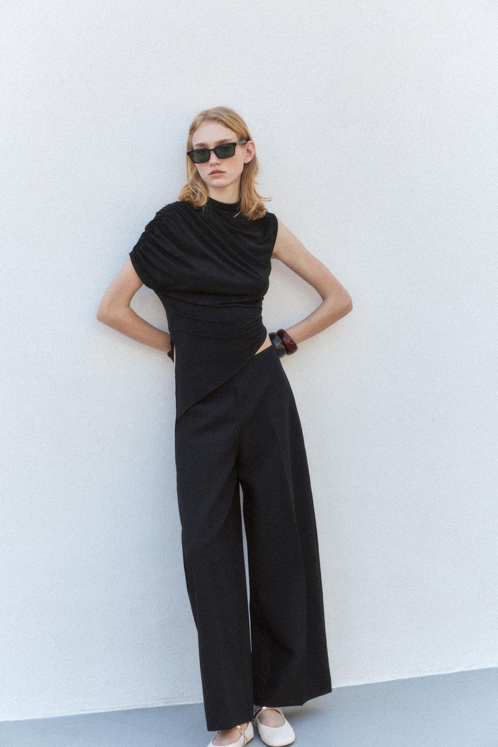 ZARA ТОП АСИММЕТРИЧНОГО КРОЯ, ЧЕРНЫЙ