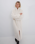 Шуба из искусственного меха норки зигзаг молочный