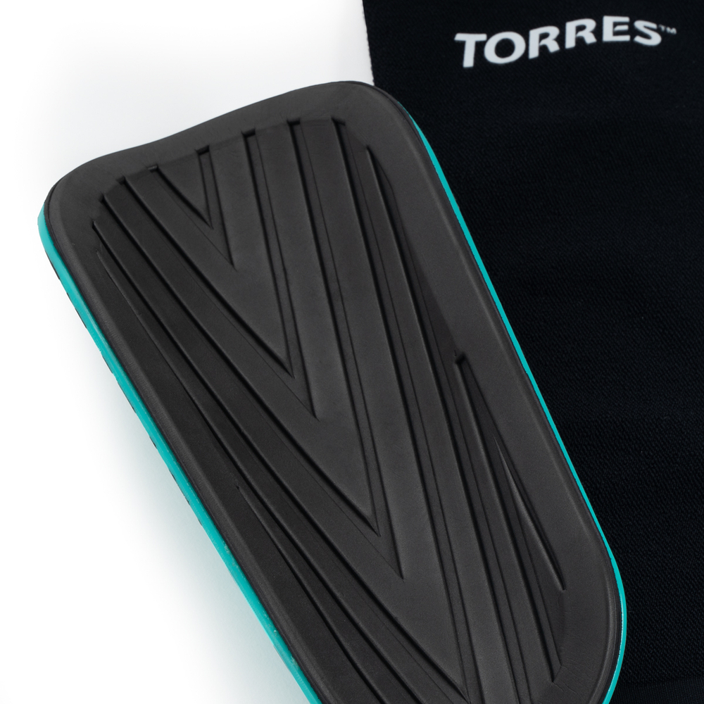 Щитки футбольные TORRES Pro FS2308L, с чулком, размер L