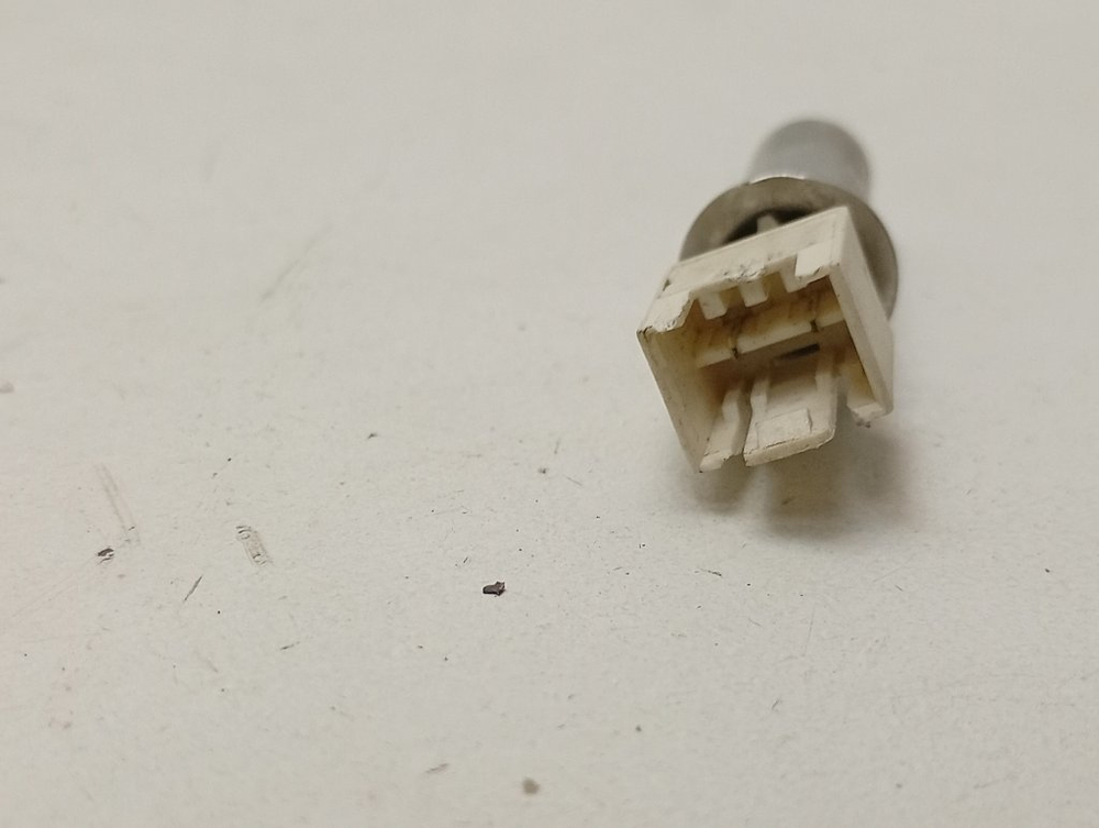 RST602 кт66 Датчик температуры для стиральной машины Hotpoint-Ariston 162001739 б/у