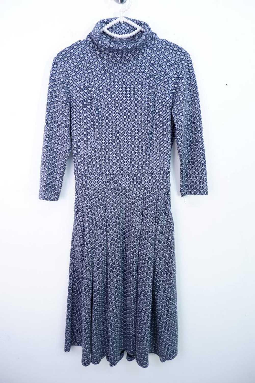 Платье Grey Cat плотное, визуально 44 размер