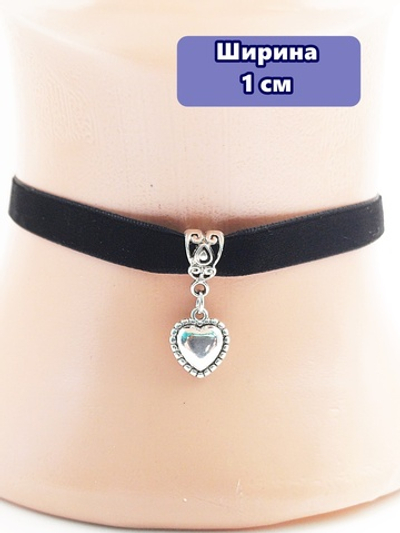 Черный велюровый чокер с подвеской "Сердечко" 1 см.