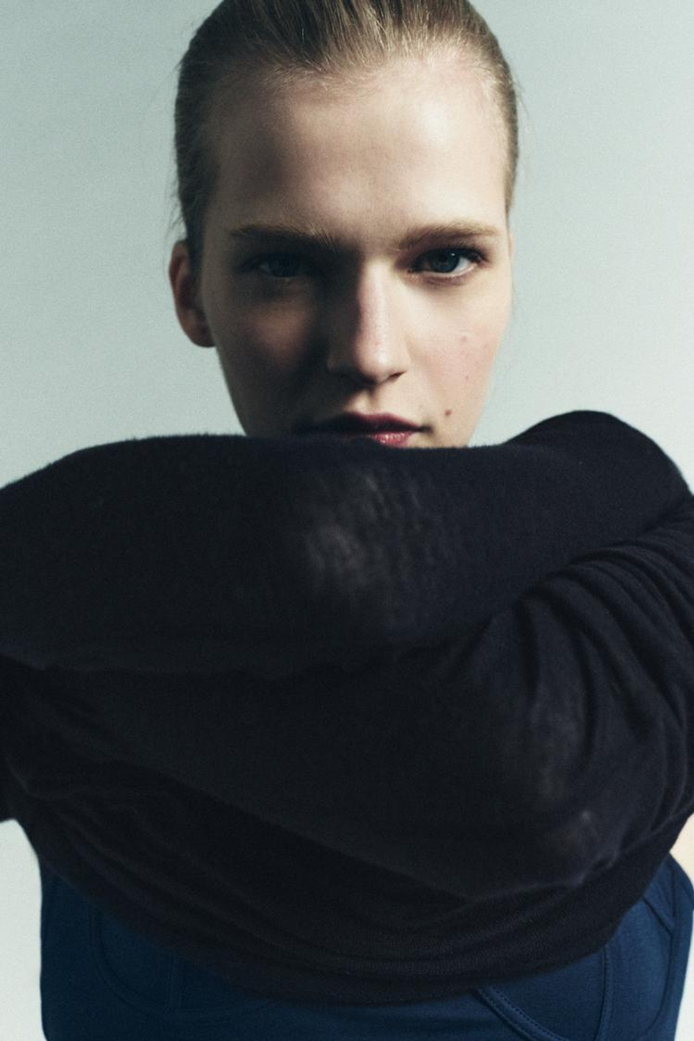 ZARA ФУТБОЛКА ИЗ 100% ШЕРСТИ, МОРСКОЙ СИНИЙ