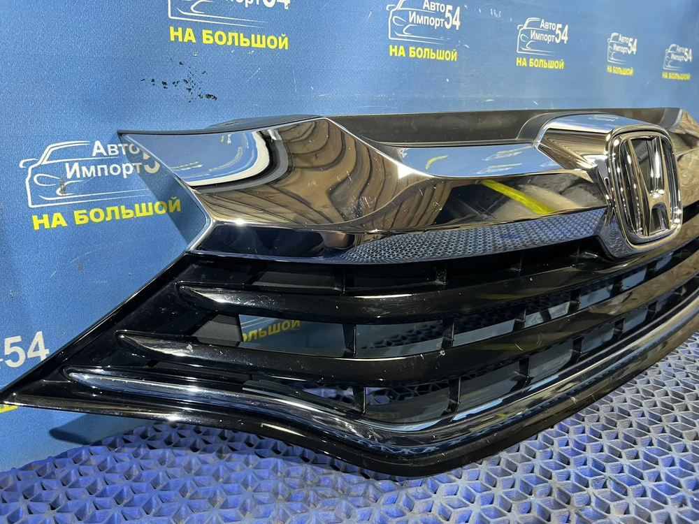 Решетка радиатора Honda SHUTTLE 2015-2019