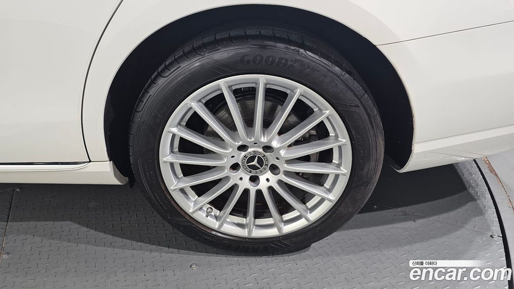 Mercedes-Benz E-Class W213 E250 Exclusive (06.2022)