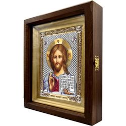 Спас Вседержитель. Икона Иисуса Христа в серебряном окладе.