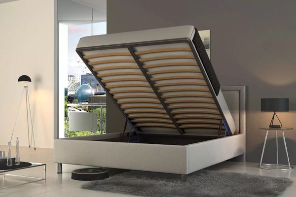 Как организовать хранение в маленькой спальне: обзор кроватей с подъемным механизмом