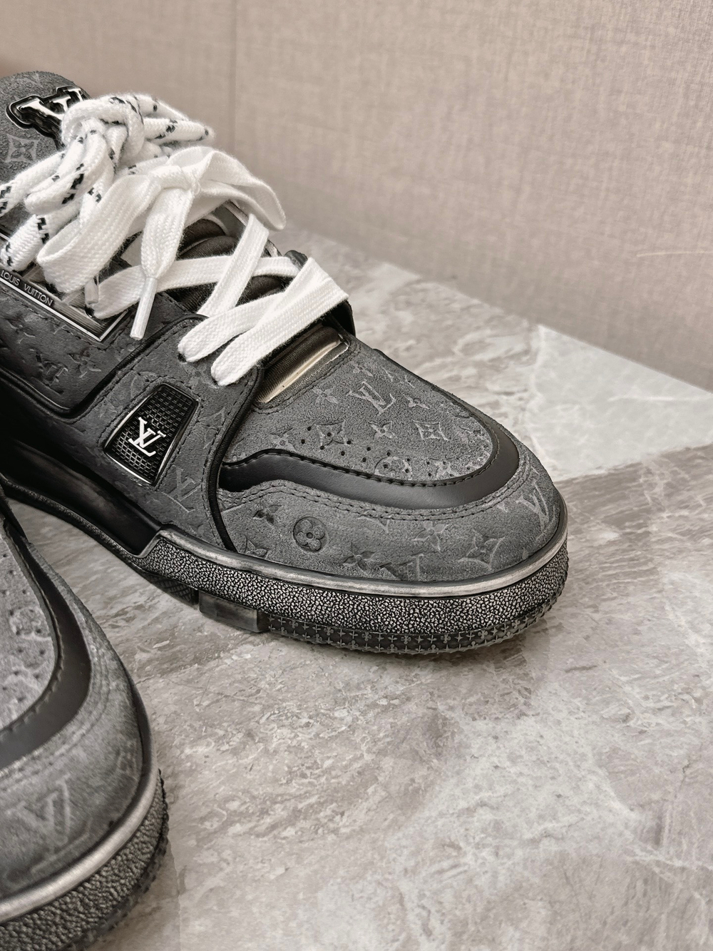 Louis Vuitton Trainer (4 colors)