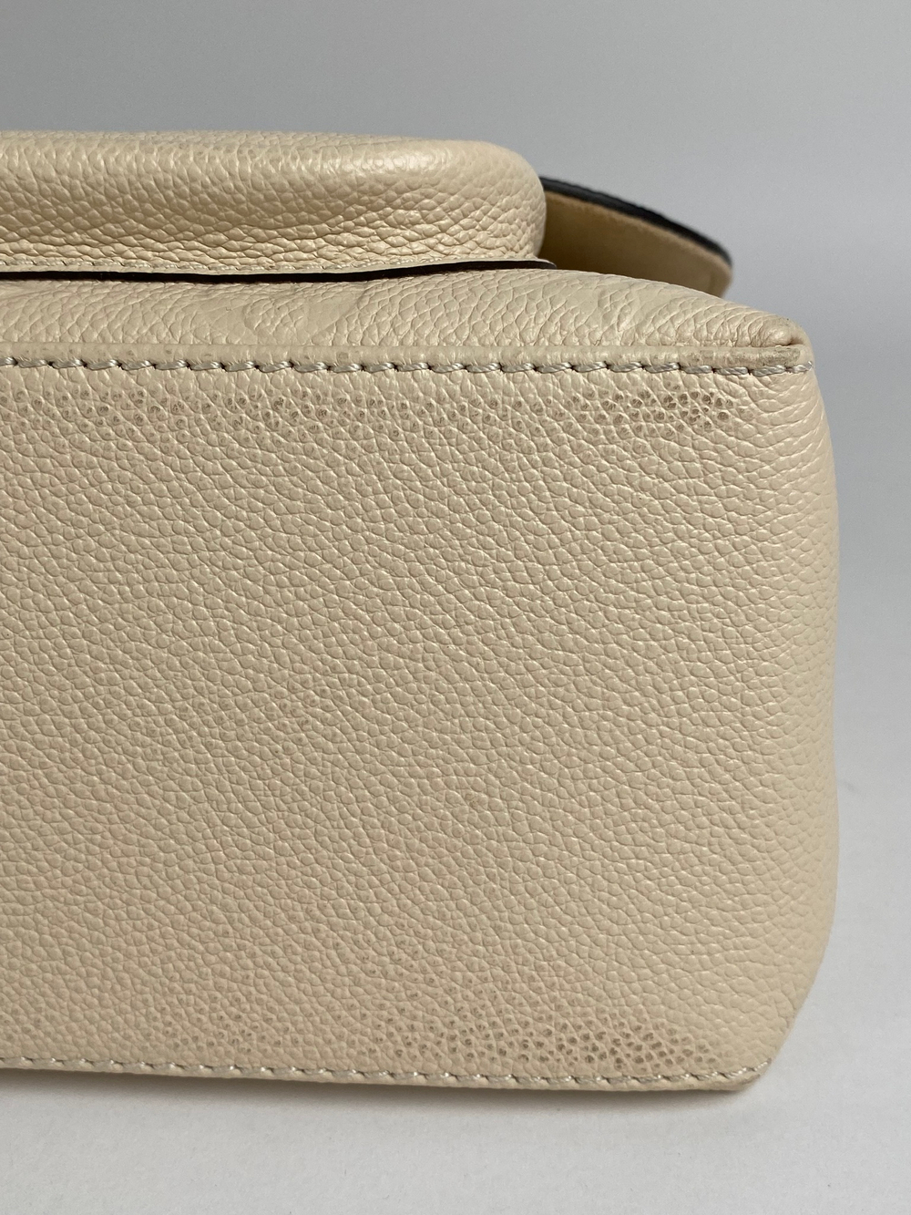 Сумка Louis Vuitton Montaigne