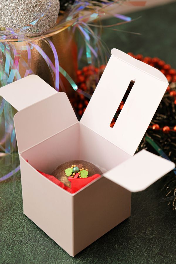 Коробка 6*6*6см под сладости, например под шар для напитка