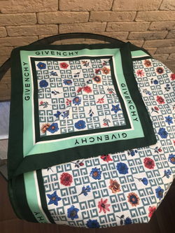 Платок женский Живанши