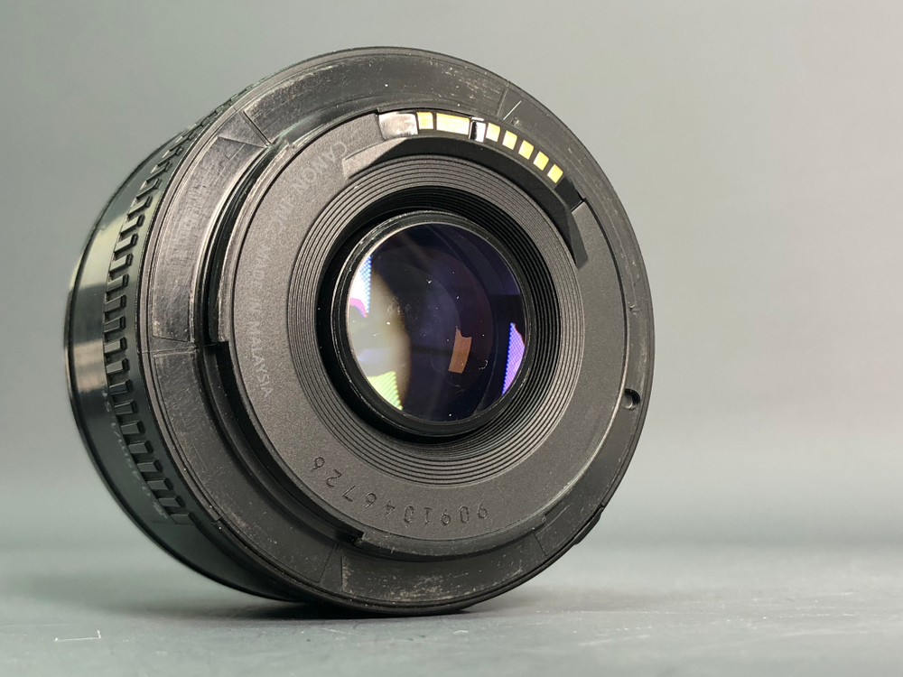 Canon 50mm 1.8 II незначительное количество пыли