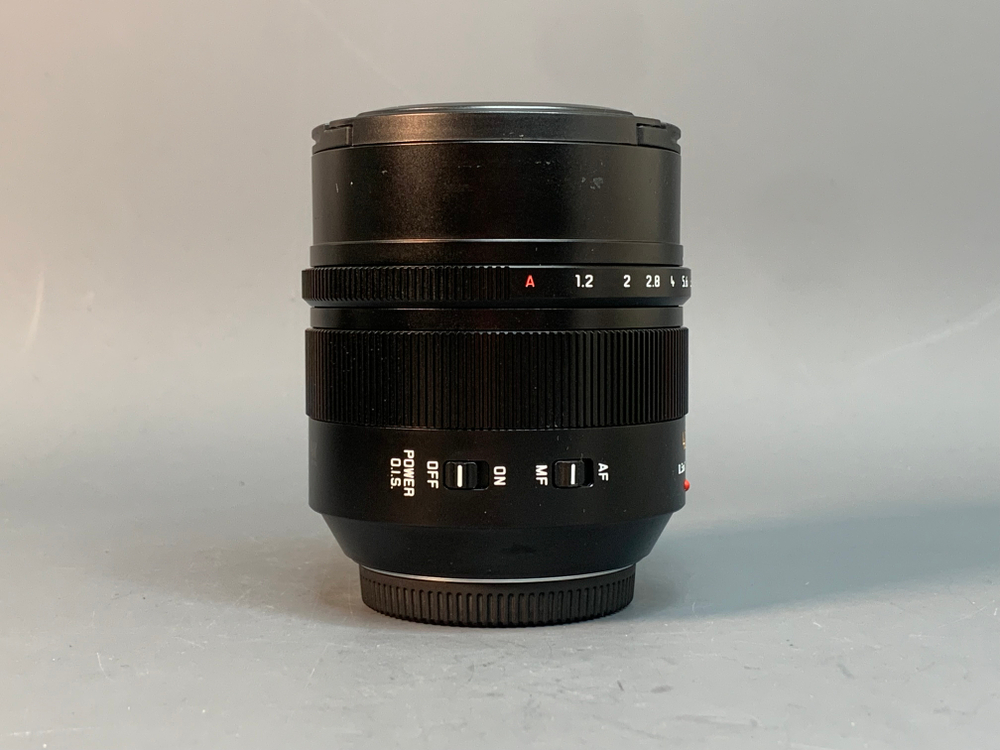 Panasonic Nocticron 42.5mm f/1.2 Asph DG O.I.S.
