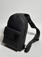 Сумка-мессенджер Louis Vuitton