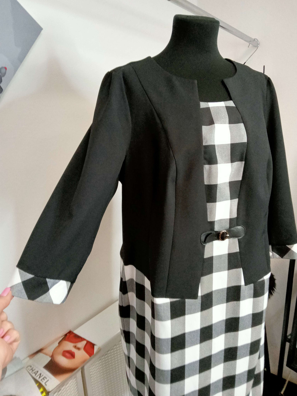 Платье чёрное комбинированное в клетку.Размер 56.Производство Белоруссия.