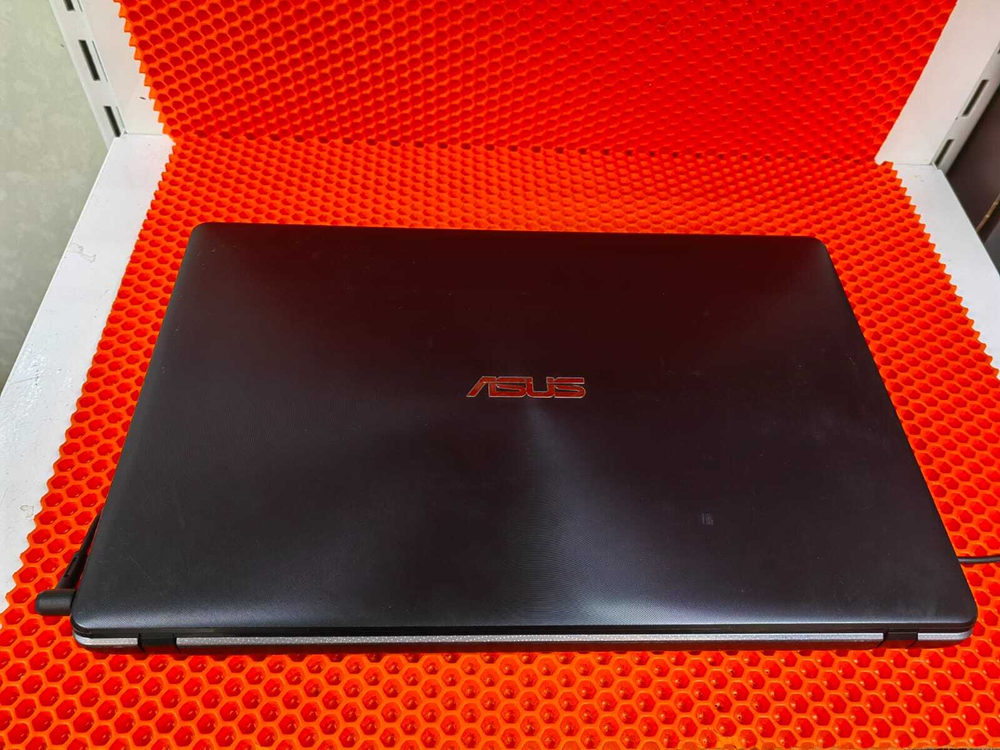 Ноутбук ASUS X550Z