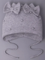 Шапка для девочки осенняя на завязках с бусинами