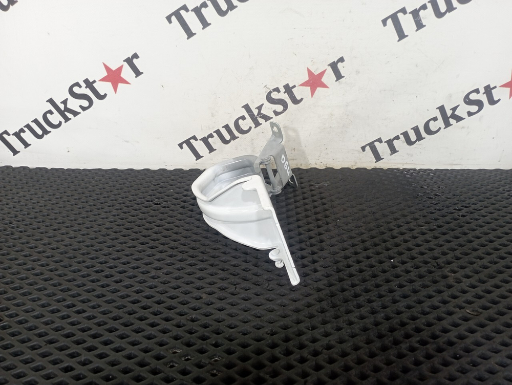 Петля крышки инструментального ящика 2023г