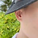 Пусеты битые с молочным янтарем, позолота