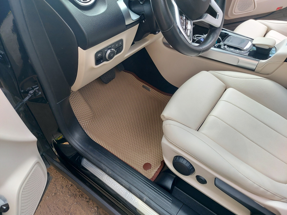 Автоковрики для MERCEDES GLB