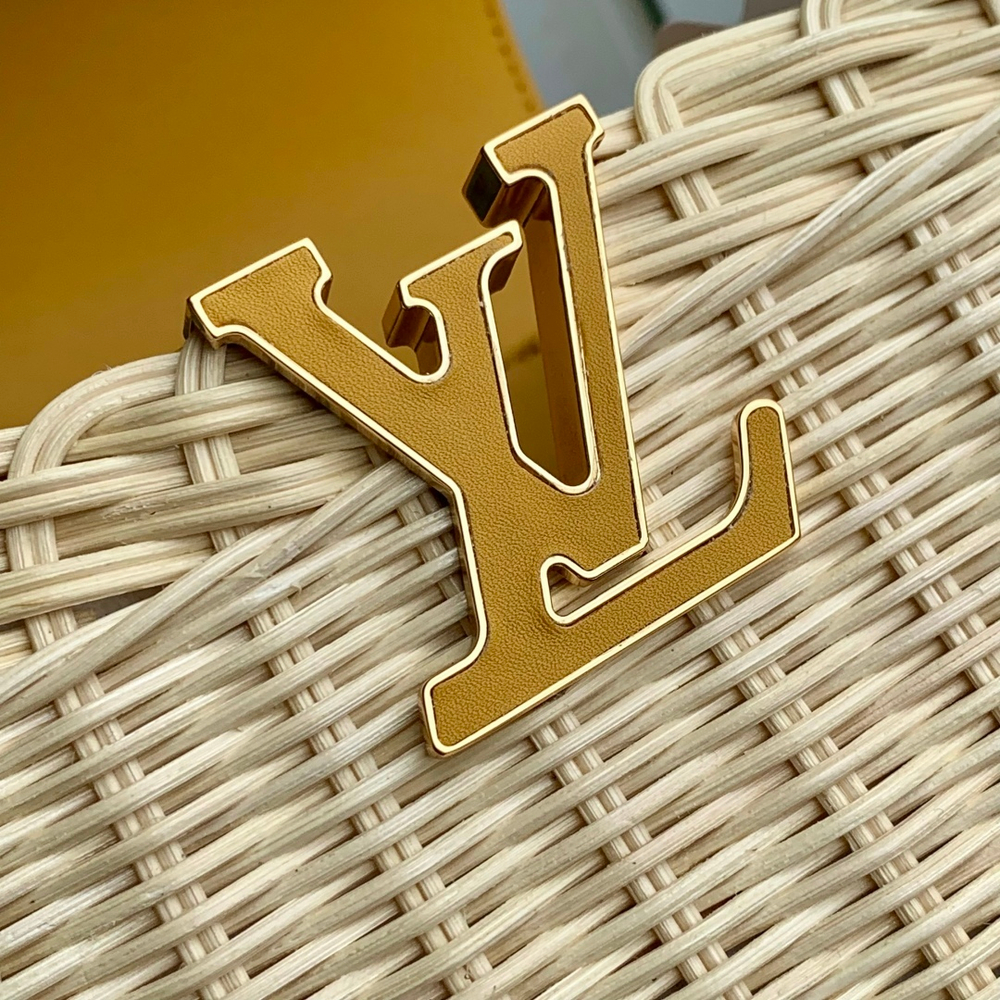 Louis Vuitton Capucines BB