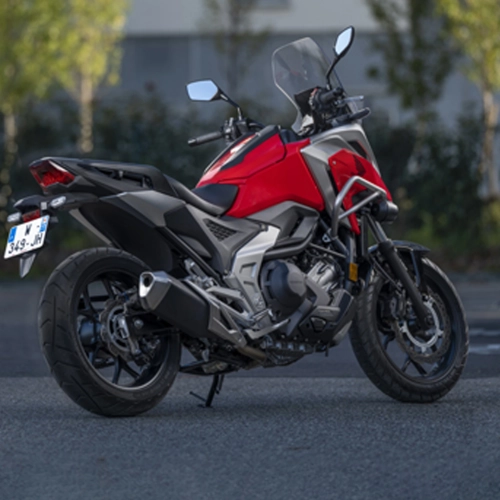 Мотоцикл Honda NC750XDS J красный