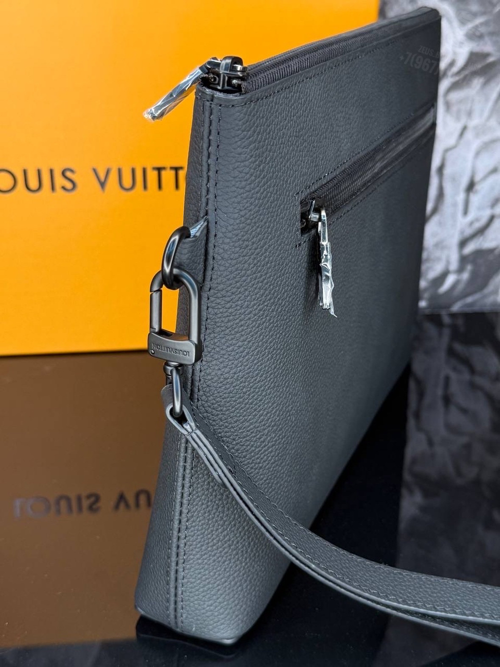 Клатч Louis Vuitton Voyage