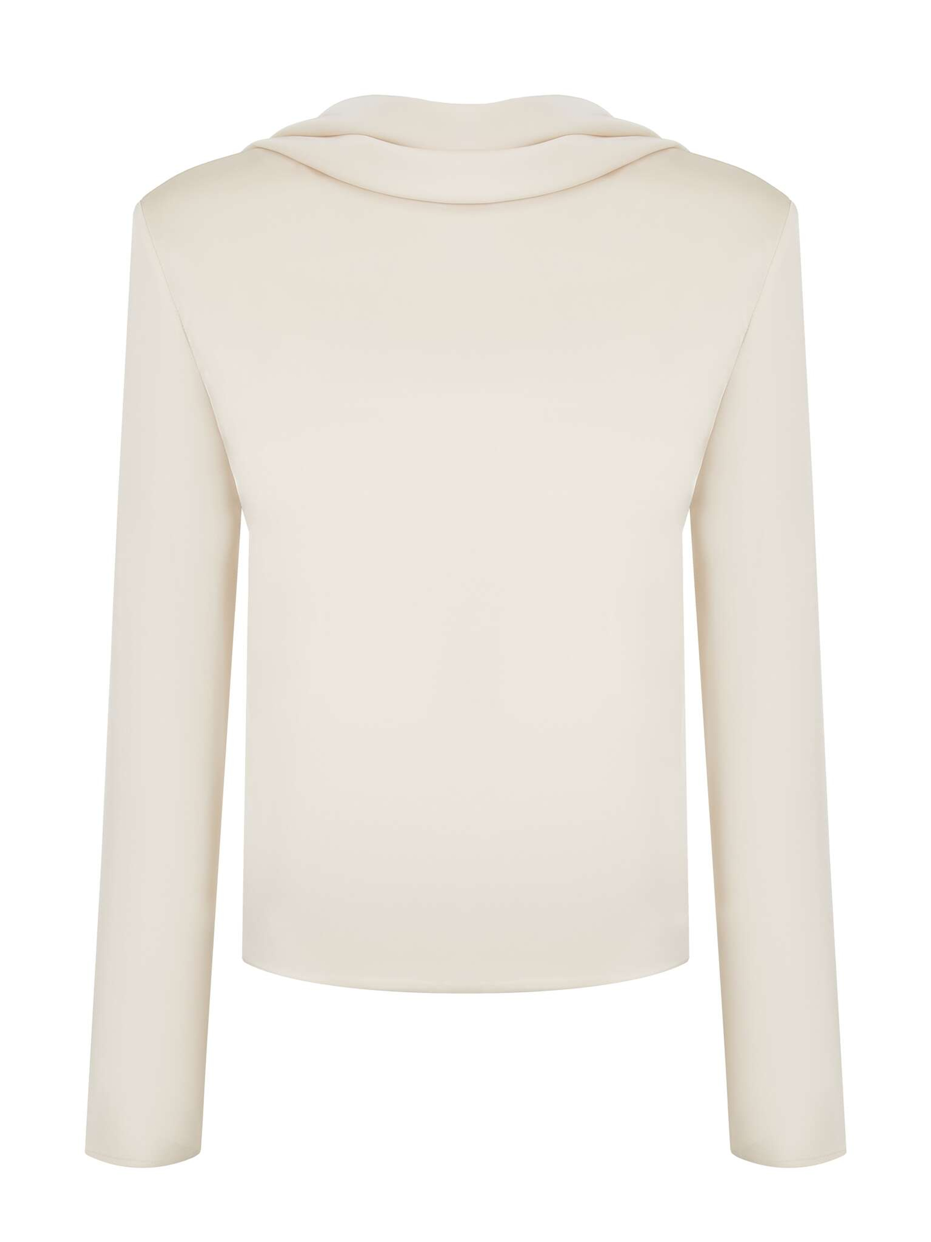 Блуза из атласа с открытой спиной