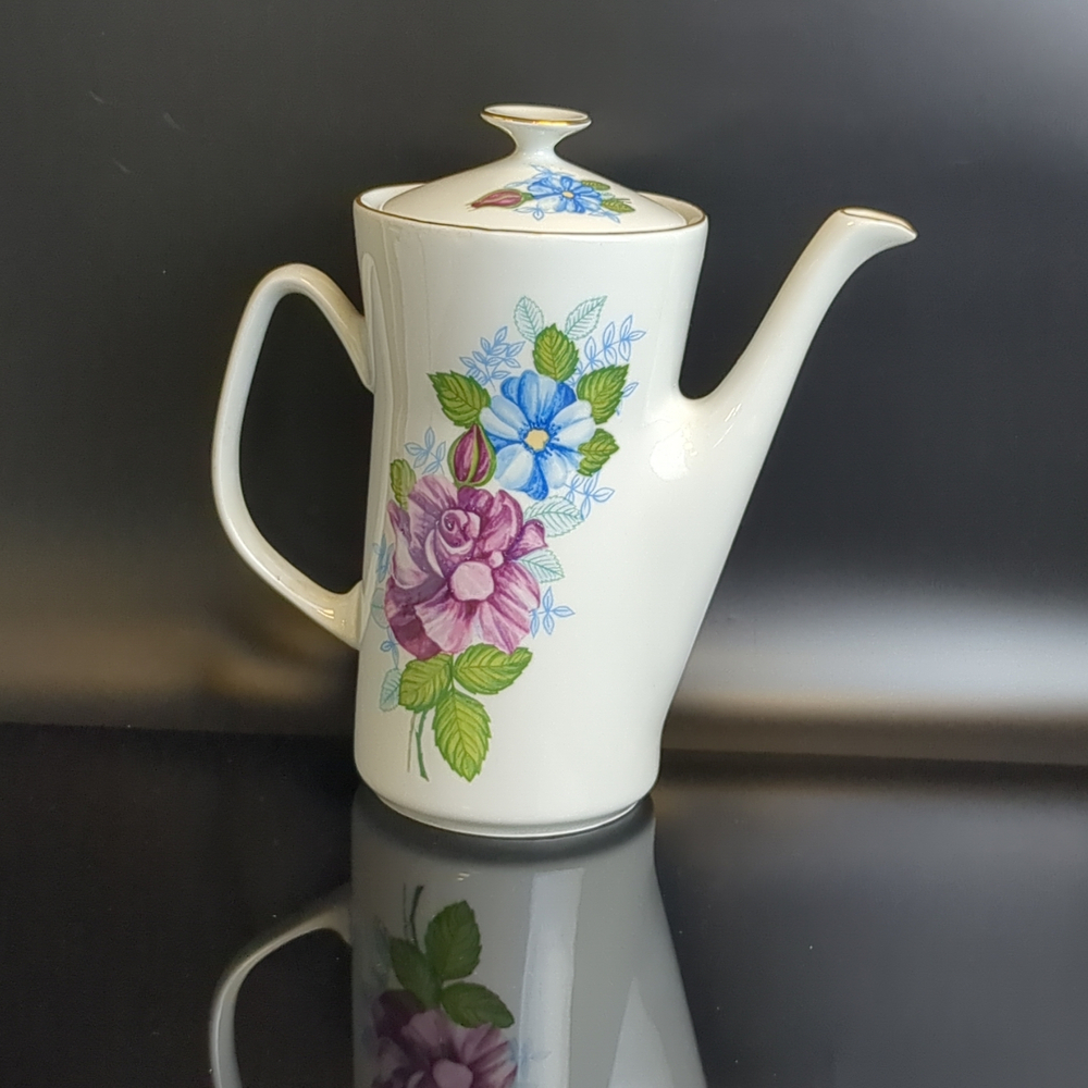 Кофейный чайник фарфоровый, изящный декор голубых цветов, Wloclawek porcelana, золочение, винтаж Польша, времён СССР 1967-1973 гг