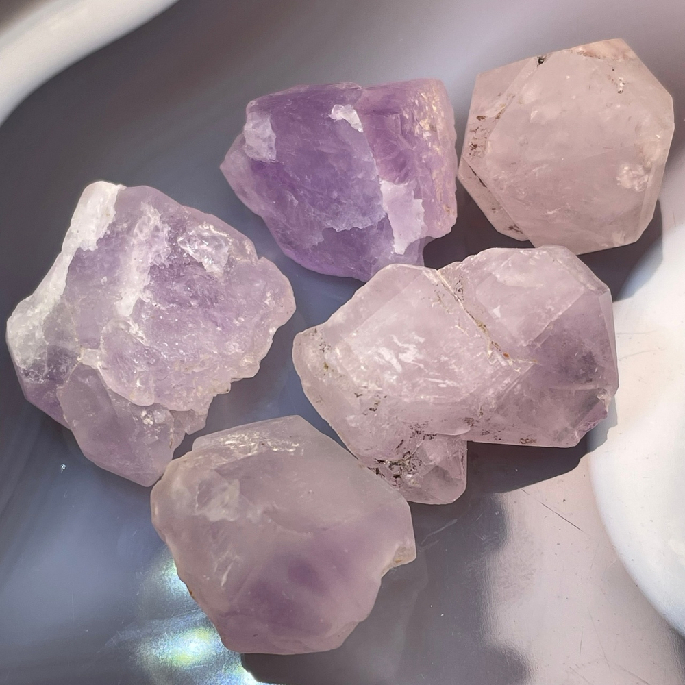 37787 Аметист необработанные кристаллы 24-28мм