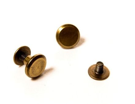 Кнопка для ремня плоская винтовая 9,5мм (длина 4мм), античная бронза