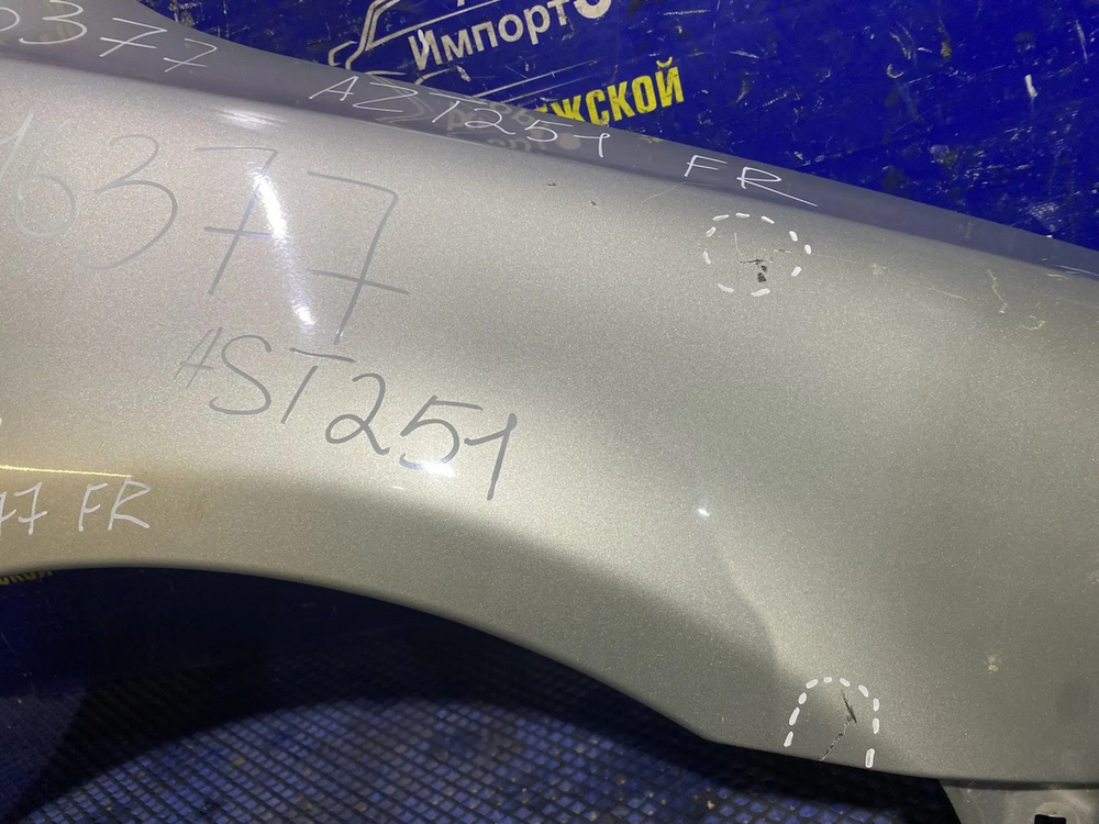 Крыло переднее правое TOYOTA AVENSIS 2006-2010