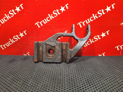 Кронштейн амортизатора переднего левого