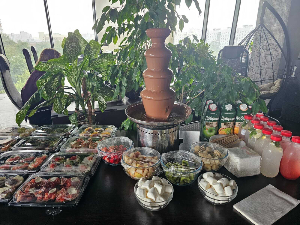 Шоколадный фонтан 5 ярусов (до 120 человек)