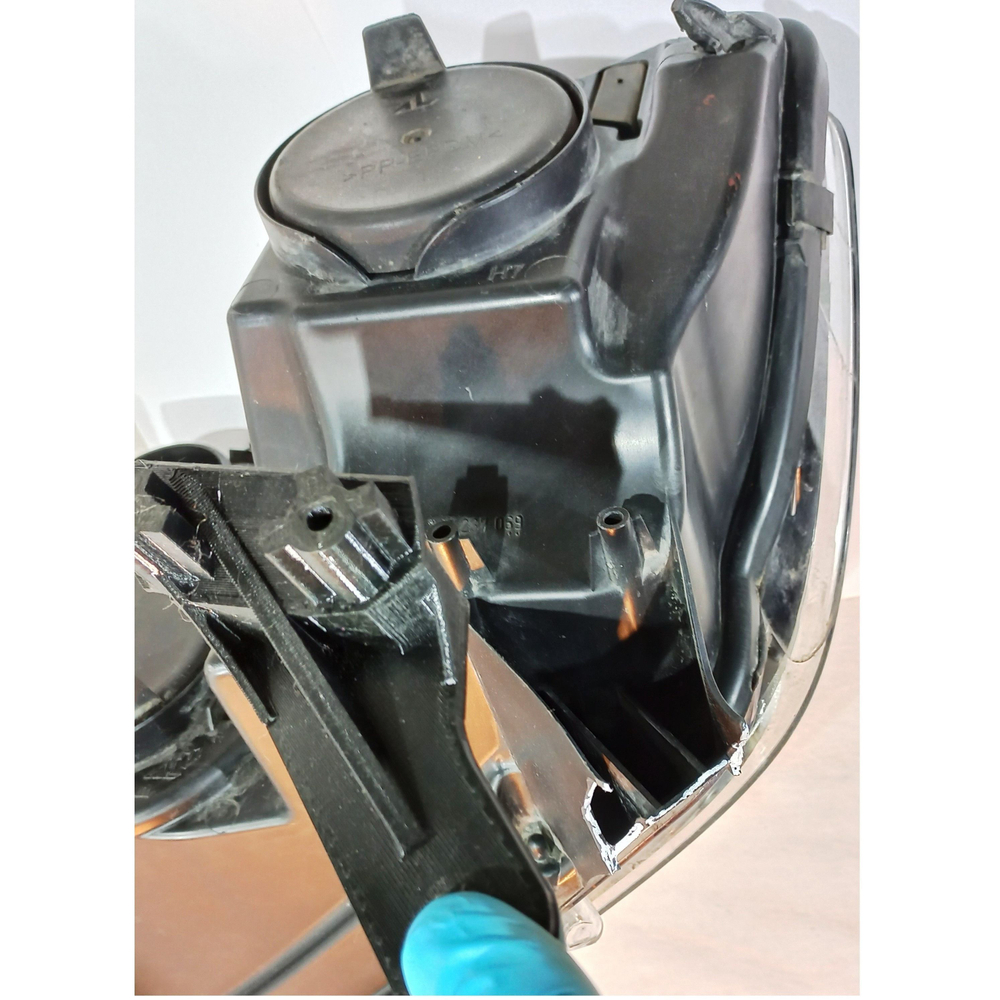 Кронштейн крепления фары для Renault Logan 2 2012-2018г.