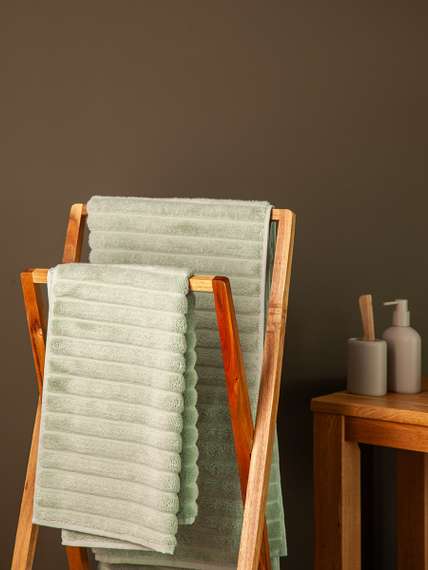 Полотенце банное waves мятного цвета из коллекции essential, 70х140 см