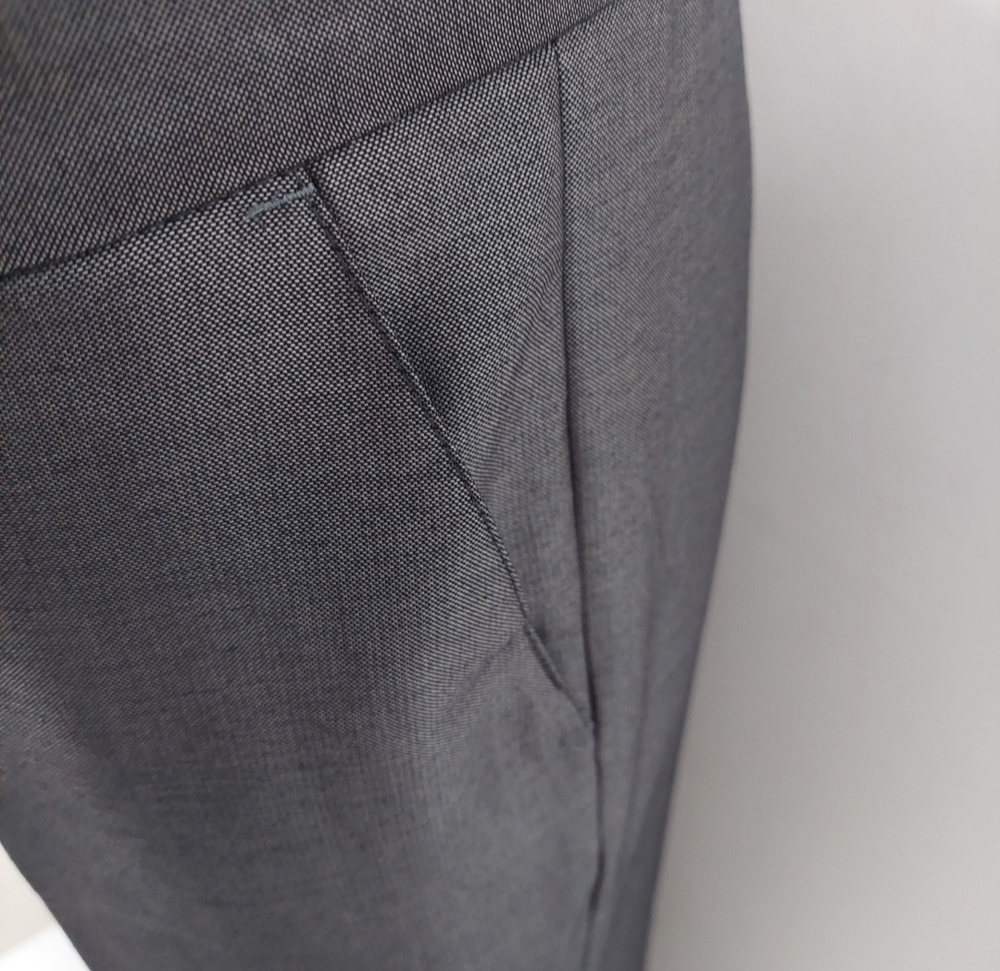 Брюки мужские для мужчины широкие свободные школьные для школы классические классика строгие костюмные вискозные вискоза черные тёмно-серые прямые серые блестящие нарядные праздничные блеск 46 размер