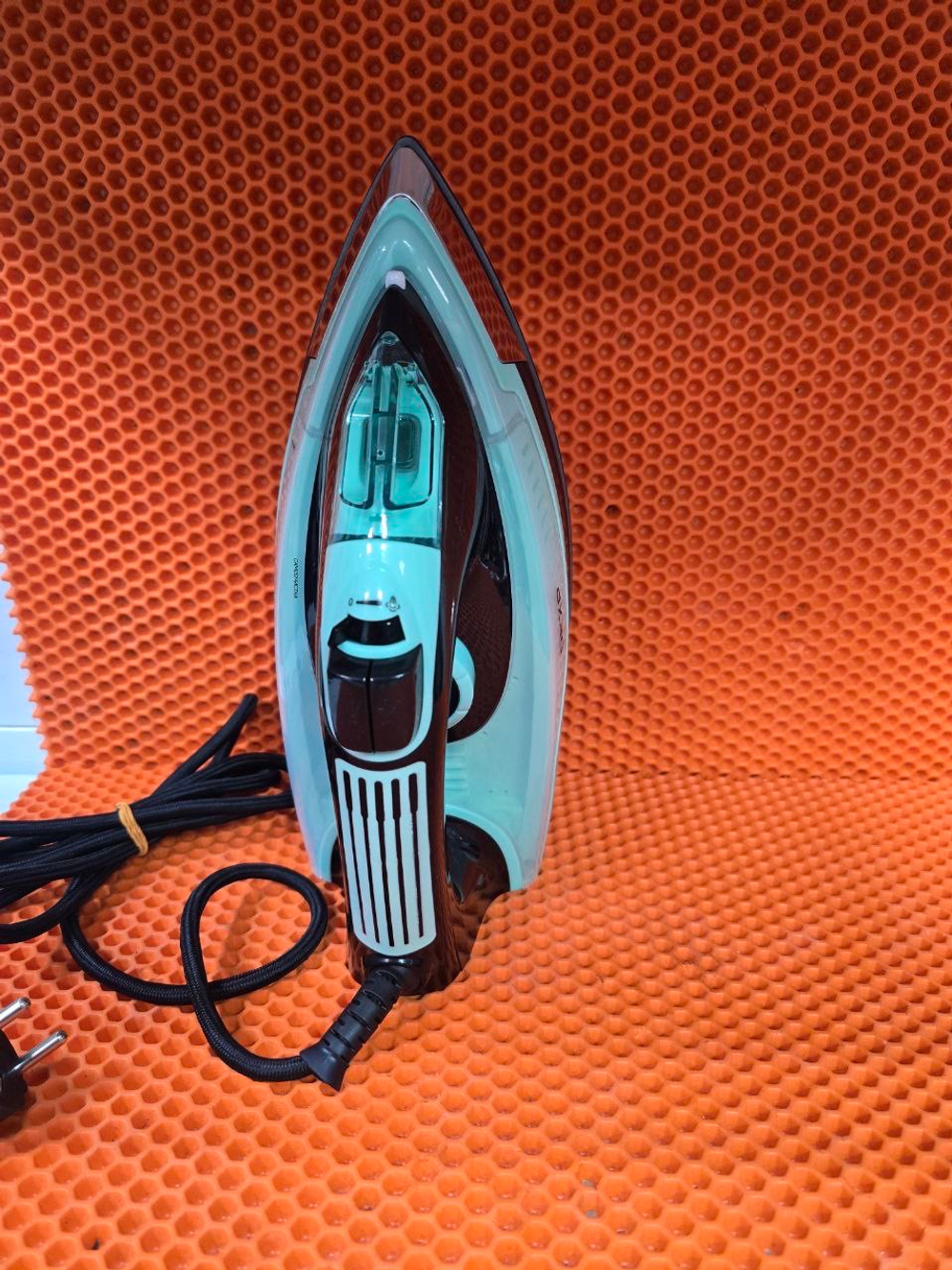 Утюг DEXP CE2400KF