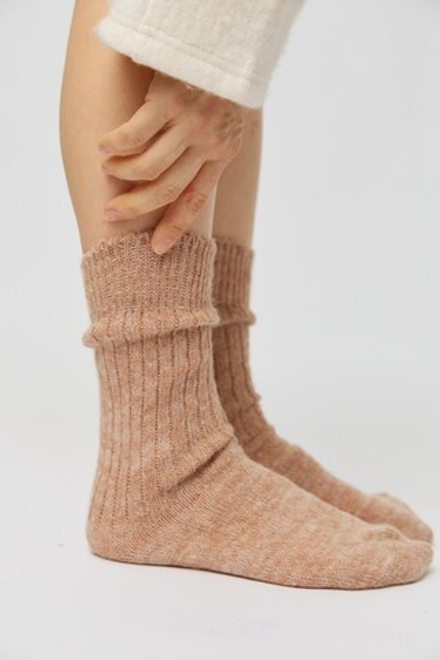Носки из шерсти пыльно-розового цвета