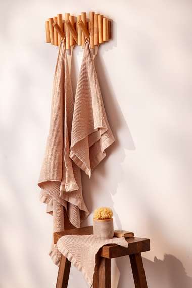 Полотенце банное из умягченной вафли кремового цвета из коллекции essential, 70x140 см