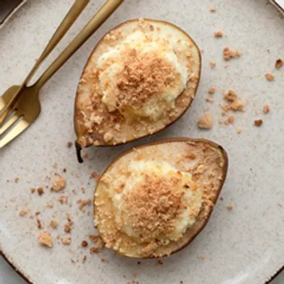 Груши, запечённые с рикоттой и мёдом