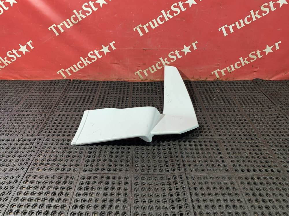 Спойлер кабины верхний левый 2023г.