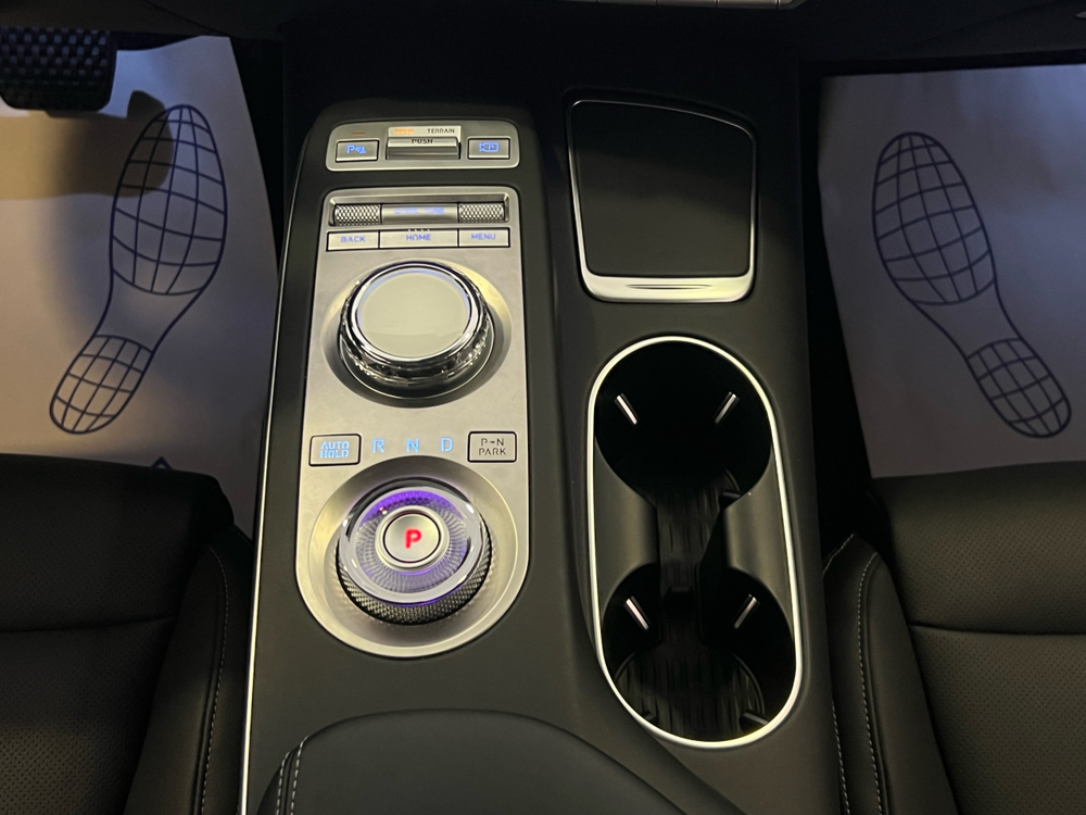 Genesis GV70, 2021 год