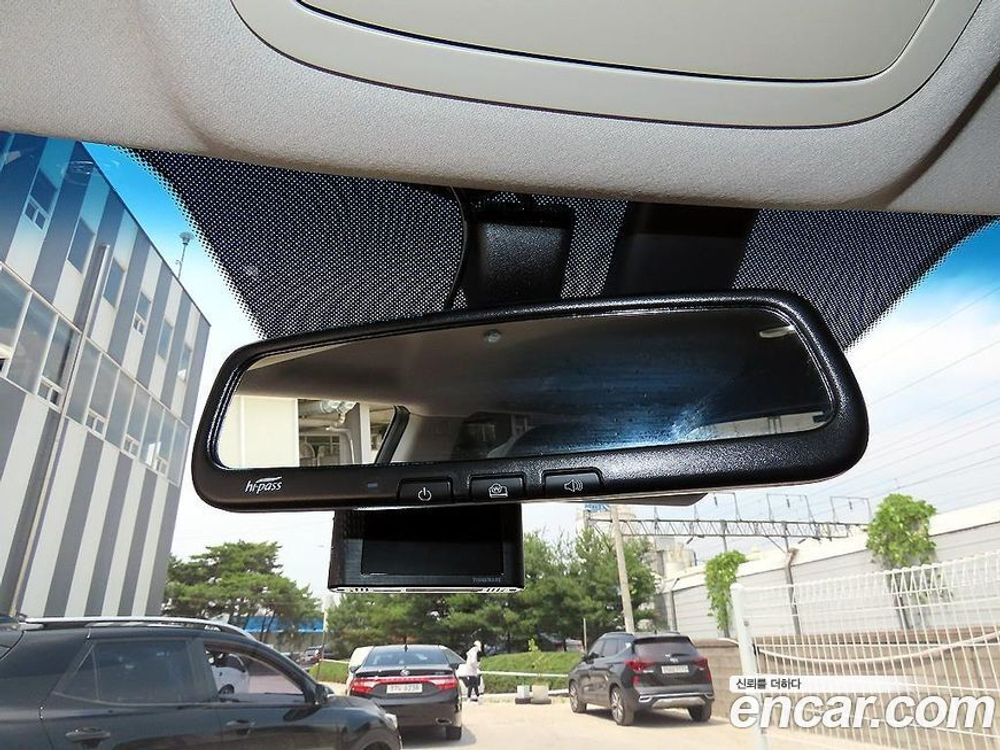 KG Mobility (Ssangyong) Very New Tivoli Бензин 1.5 2WD (05.2023)