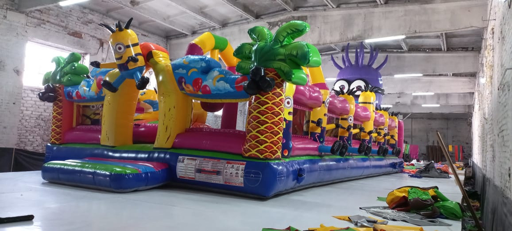 Надувной батут с горкой «Миньён»